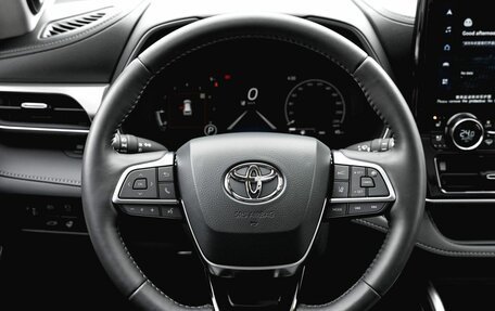Toyota Highlander, 2025 год, 5 650 000 рублей, 20 фотография