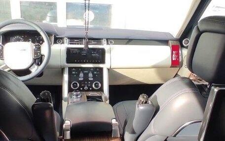 Land Rover Range Rover IV рестайлинг, 2018 год, 9 000 000 рублей, 17 фотография