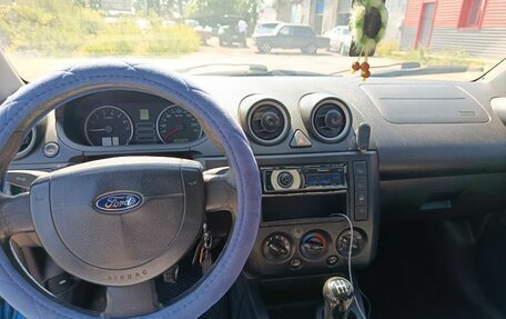 Ford Fiesta, 2005 год, 420 000 рублей, 2 фотография