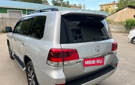 Toyota Land Cruiser 200, 2018 год, 10 300 000 рублей, 8 фотография