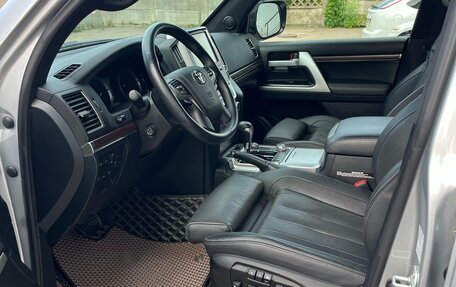 Toyota Land Cruiser 200, 2018 год, 10 300 000 рублей, 24 фотография