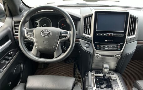 Toyota Land Cruiser 200, 2018 год, 10 300 000 рублей, 35 фотография