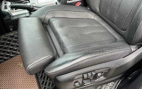 Toyota Land Cruiser 200, 2018 год, 10 300 000 рублей, 38 фотография