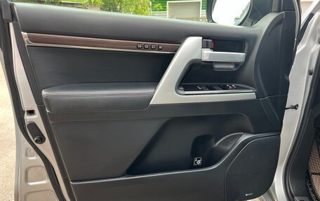 Toyota Land Cruiser 200, 2018 год, 10 300 000 рублей, 26 фотография