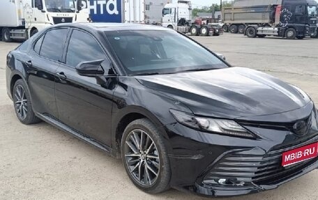 Toyota Camry, 2023 год, 3 920 000 рублей, 1 фотография