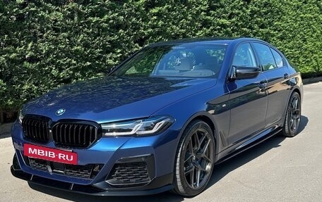 BMW 5 серия, 2020 год, 4 300 000 рублей, 2 фотография