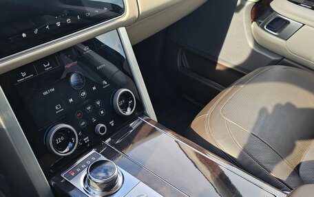 Land Rover Range Rover IV рестайлинг, 2018 год, 6 400 000 рублей, 17 фотография