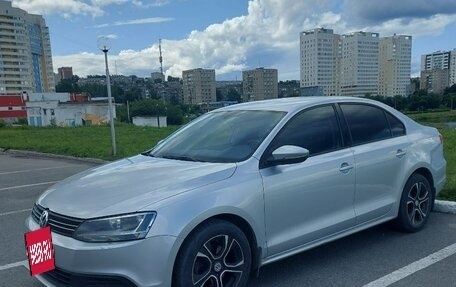 Volkswagen Jetta VI, 2014 год, 1 180 000 рублей, 2 фотография