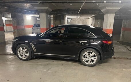 Infiniti QX70, 2014 год, 2 300 000 рублей, 10 фотография