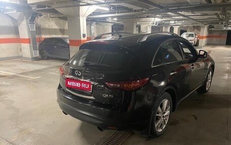 Infiniti QX70, 2014 год, 2 300 000 рублей, 7 фотография