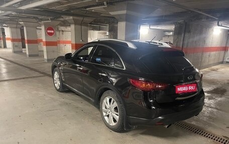 Infiniti QX70, 2014 год, 2 300 000 рублей, 8 фотография
