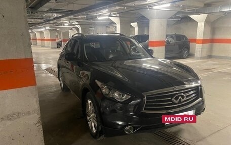 Infiniti QX70, 2014 год, 2 300 000 рублей, 5 фотография