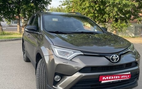 Toyota RAV4, 2019 год, 2 800 000 рублей, 7 фотография