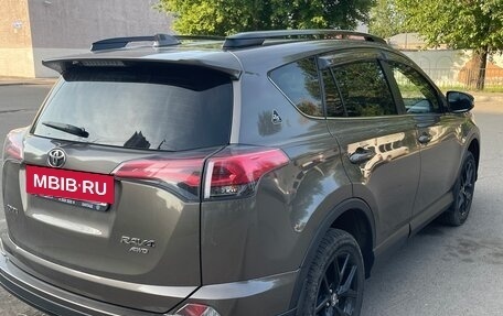 Toyota RAV4, 2019 год, 2 800 000 рублей, 4 фотография