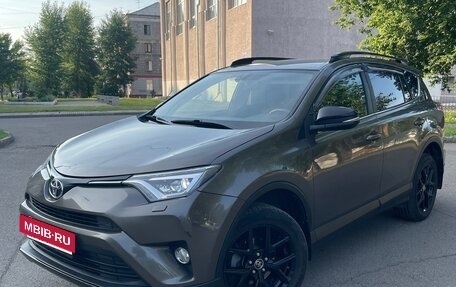 Toyota RAV4, 2019 год, 2 800 000 рублей, 2 фотография