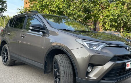 Toyota RAV4, 2019 год, 2 800 000 рублей, 8 фотография
