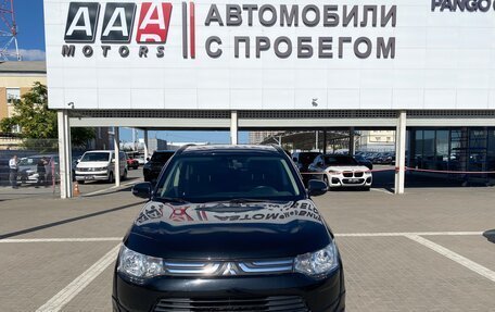 Mitsubishi Outlander III рестайлинг 3, 2013 год, 1 299 000 рублей, 2 фотография