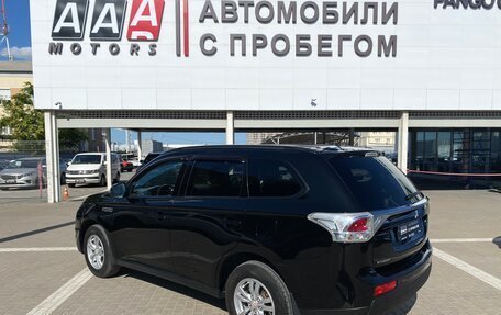 Mitsubishi Outlander III рестайлинг 3, 2013 год, 1 299 000 рублей, 7 фотография