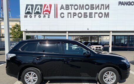 Mitsubishi Outlander III рестайлинг 3, 2013 год, 1 299 000 рублей, 4 фотография