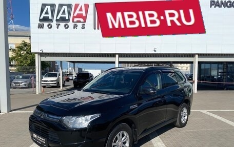 Mitsubishi Outlander III рестайлинг 3, 2013 год, 1 299 000 рублей, 1 фотография