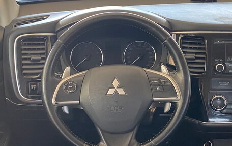 Mitsubishi Outlander III рестайлинг 3, 2013 год, 1 299 000 рублей, 17 фотография
