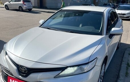 Toyota Camry, 2019 год, 2 400 000 рублей, 1 фотография