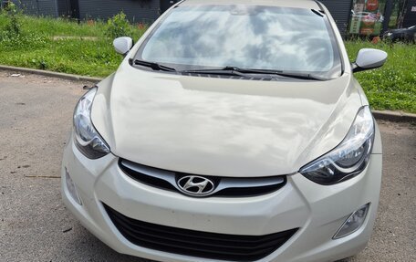 Hyundai Elantra V, 2013 год, 850 000 рублей, 1 фотография
