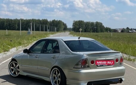 Toyota Altezza, 2001 год, 970 000 рублей, 5 фотография