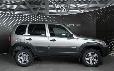Chevrolet Niva I рестайлинг, 2018 год, 879 000 рублей, 5 фотография