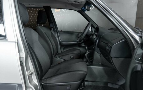 Chevrolet Niva I рестайлинг, 2018 год, 879 000 рублей, 10 фотография