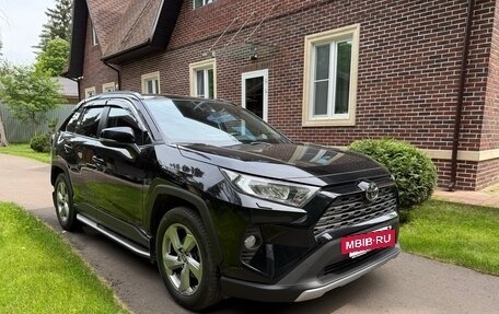 Toyota RAV4, 2021 год, 3 100 000 рублей, 2 фотография