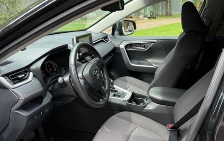 Toyota RAV4, 2021 год, 3 100 000 рублей, 10 фотография