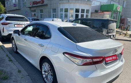 Toyota Camry, 2019 год, 2 400 000 рублей, 2 фотография