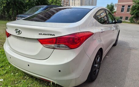 Hyundai Elantra V, 2013 год, 850 000 рублей, 3 фотография