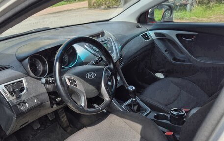 Hyundai Elantra V, 2013 год, 850 000 рублей, 6 фотография