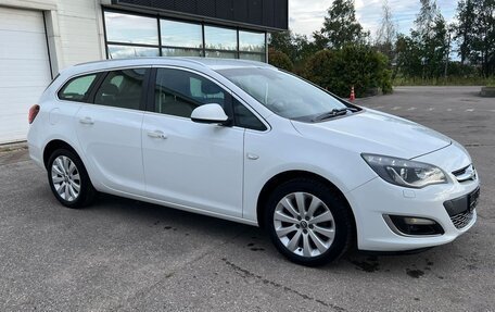 Opel Astra J, 2013 год, 999 000 рублей, 3 фотография