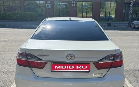 Toyota Camry, 2017 год, 2 200 000 рублей, 4 фотография