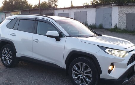 Toyota RAV4, 2021 год, 3 400 000 рублей, 5 фотография