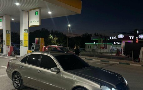 Mercedes-Benz E-Класс, 2004 год, 980 000 рублей, 9 фотография