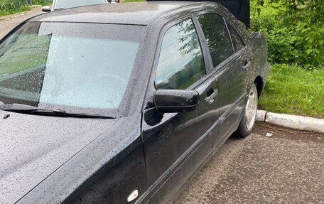 Mercedes-Benz C-Класс, 1995 год, 300 000 рублей, 3 фотография