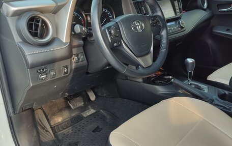 Toyota RAV4, 2016 год, 2 900 000 рублей, 5 фотография