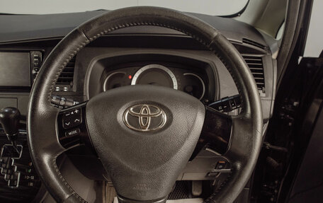 Toyota ISis I, 2011 год, 1 299 000 рублей, 14 фотография