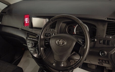 Toyota ISis I, 2011 год, 1 299 000 рублей, 10 фотография