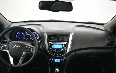 Hyundai Solaris II рестайлинг, 2013 год, 750 000 рублей, 5 фотография