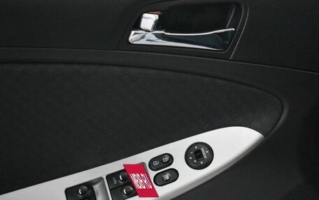 Hyundai Solaris II рестайлинг, 2013 год, 750 000 рублей, 8 фотография