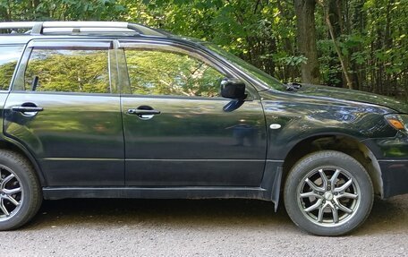 Mitsubishi Outlander III рестайлинг 3, 2004 год, 600 000 рублей, 3 фотография
