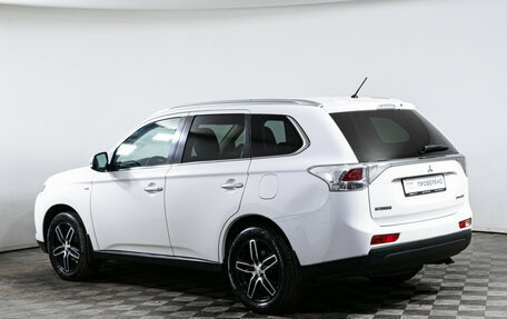 Mitsubishi Outlander III рестайлинг 3, 2013 год, 1 721 000 рублей, 7 фотография