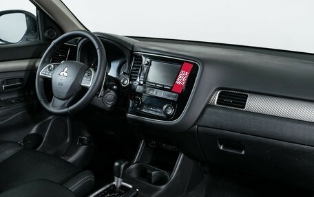 Mitsubishi Outlander III рестайлинг 3, 2013 год, 1 721 000 рублей, 11 фотография