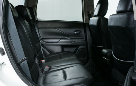 Mitsubishi Outlander III рестайлинг 3, 2013 год, 1 721 000 рублей, 13 фотография