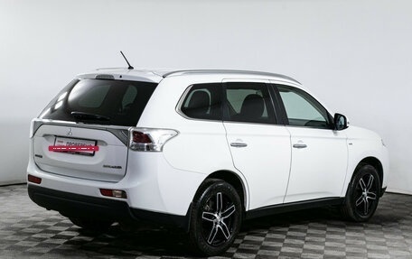 Mitsubishi Outlander III рестайлинг 3, 2013 год, 1 721 000 рублей, 5 фотография